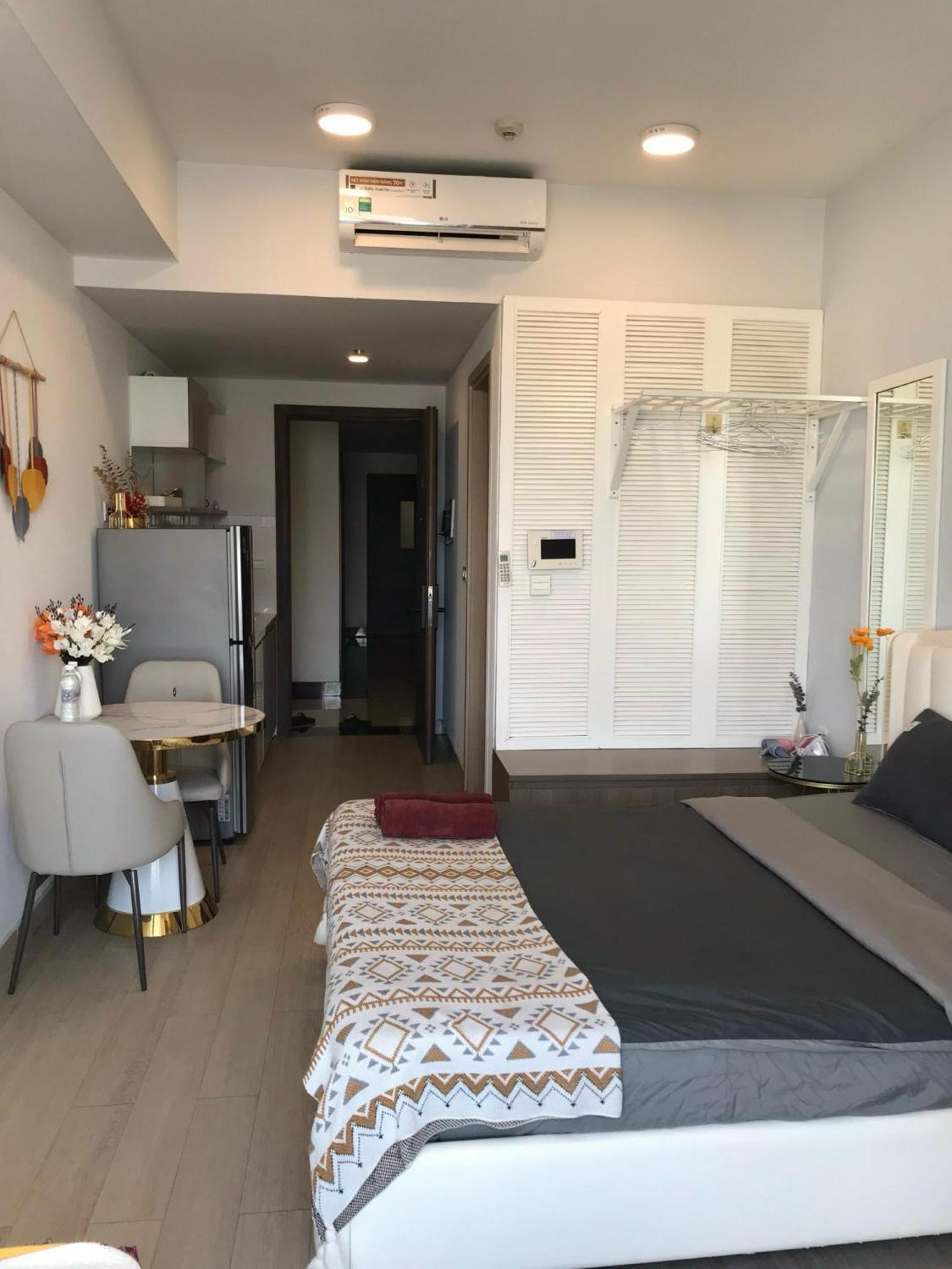 Saigon Cbd Apartment - Infinity Pool Хошимін Екстер'єр фото